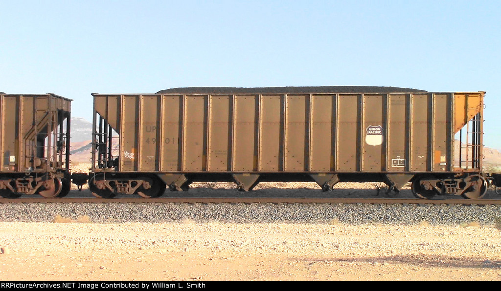 WB Loaded Coal Hooper Frt at Erie NV W-Pshr -73